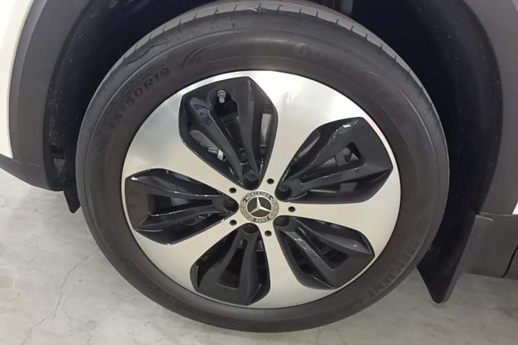Used Mercedes-Benz GLB 2023 GLB 220 Fashion Model Left Front Wheel Hub