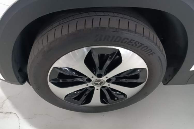 Used Mercedes-Benz GLB 2023 GLB 220 4MATIC Left Front Wheel Hub