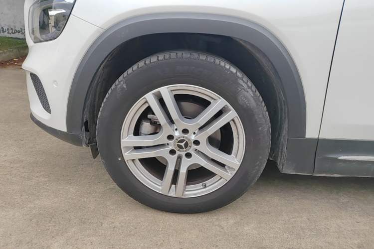 Used Mercedes-Benz GLB 2023 GLB 200 Fashion Model Left Front Wheel Hub