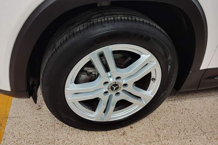 Used Mercedes-Benz GLB 2023 GLB 200 Fashion Model Left Front Wheel Hub