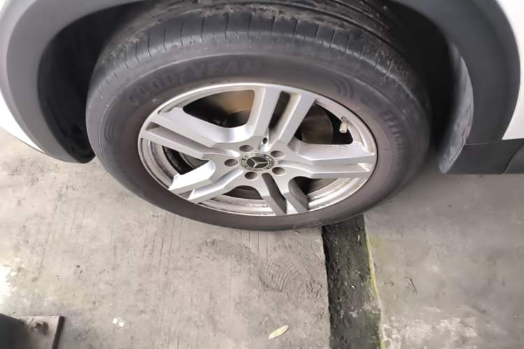 Used Mercedes-Benz GLB 2023 GLB 220 Sport Edition Left Front Wheel Hub