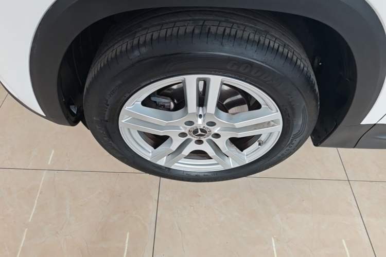Used Mercedes-Benz GLB 2023 Refreshed GLB 200 Dynamic Edition Left Front Wheel Hub