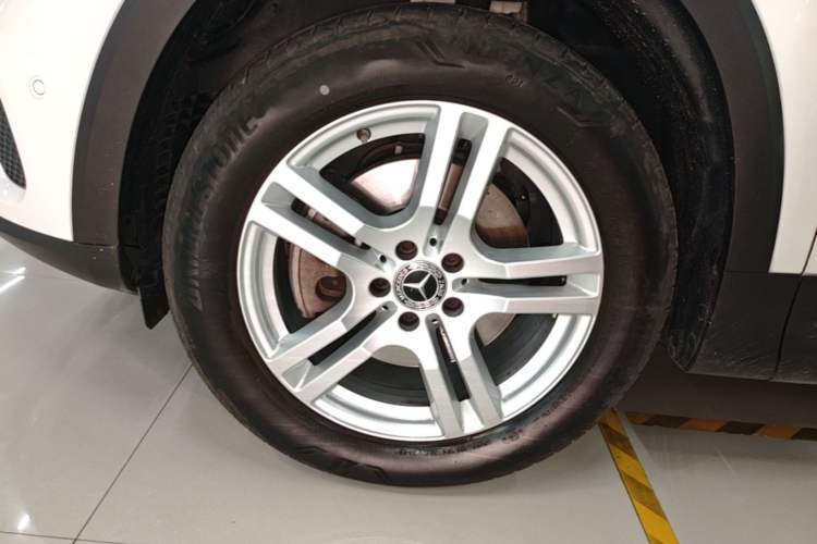 Used Mercedes-Benz GLB 2023 GLB 220 Sport Edition Left Front Wheel Hub