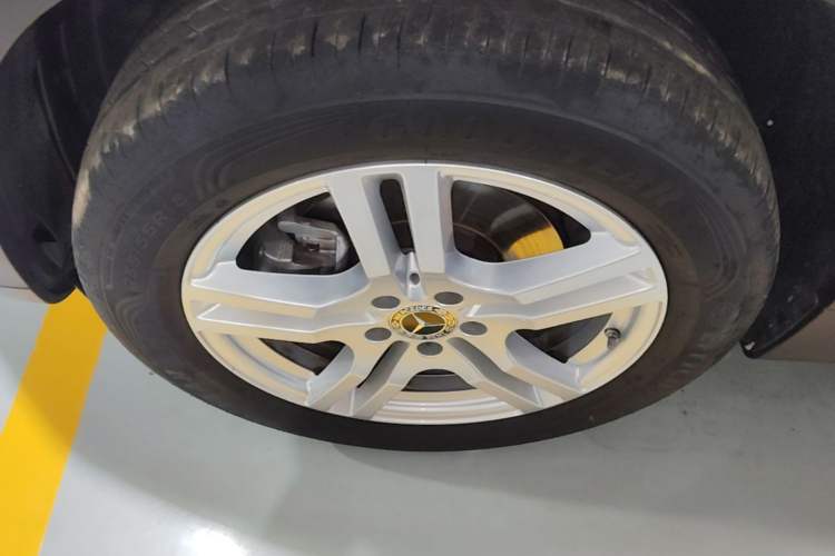 Used Mercedes-Benz GLB 2023 GLB 200 Dynamic Edition Left Front Wheel Hub