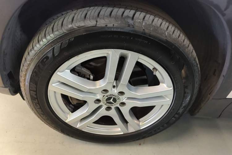 Used Mercedes-Benz GLB 2023 GLB 220 Sport Edition Left Front Wheel Hub