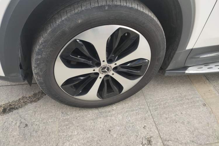 Used Mercedes-Benz GLB 2023 GLB 220 Fashion Model Left Front Wheel Hub