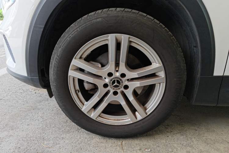 Used Mercedes-Benz GLB 2023 GLB 200 Dynamic Edition Left Front Wheel Hub