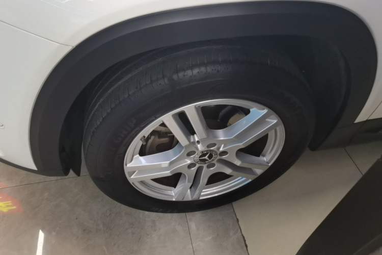 Used Mercedes-Benz GLB 2023 GLB 220 Sport Edition Left Front Wheel Hub