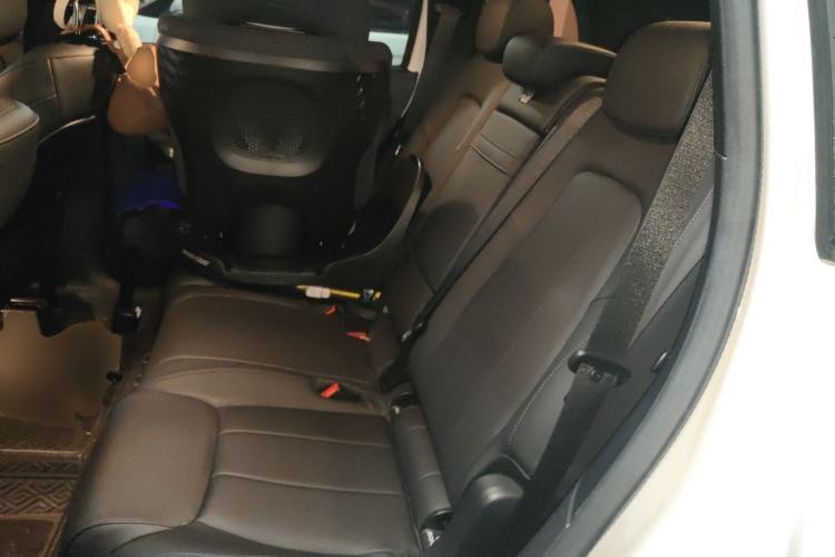 Used Mercedes-Benz GLB 2023 GLB 220 Fashion Model Left Rear Seat