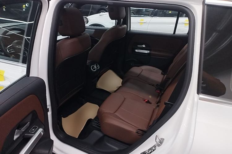 Used Mercedes-Benz GLB 2023 GLB 200 Fashion Model Left Rear Seat