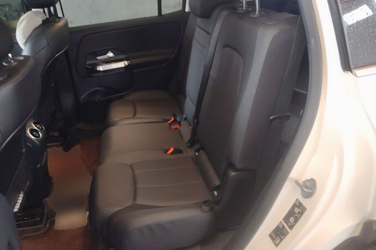 Used Mercedes-Benz GLB 2023 GLB 220 Fashion Model Left Rear Seat