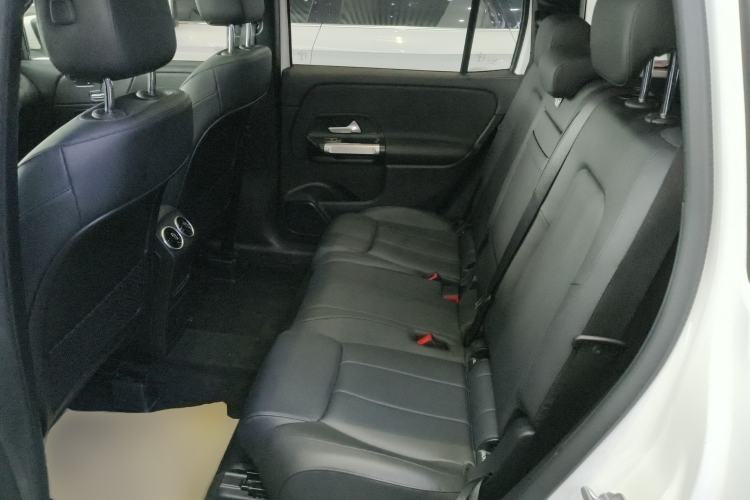 Used Mercedes-Benz GLB 2023 GLB 220 Fashion Model Left Rear Seat