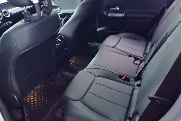 Used Mercedes-Benz GLB 2023 GLB 220 Fashion Model Left Rear Seat