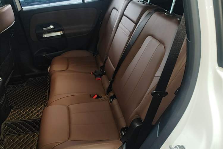 Used Mercedes-Benz GLB 2023 GLB 200 Dynamic Edition Left Rear Seat