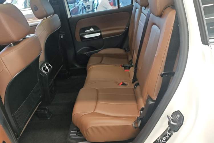 Used Mercedes-Benz GLB 2023 GLB 220 Fashion Model Left Rear Seat