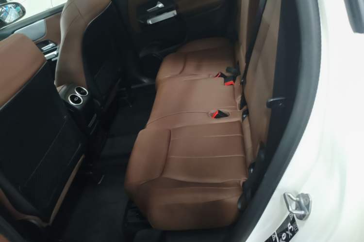 Used Mercedes-Benz GLB 2023 GLB 200 Fashion Model Left Rear Seat