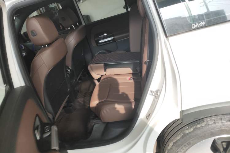Used Mercedes-Benz GLB 2023 GLB 220 Fashion Model Left Rear Seat