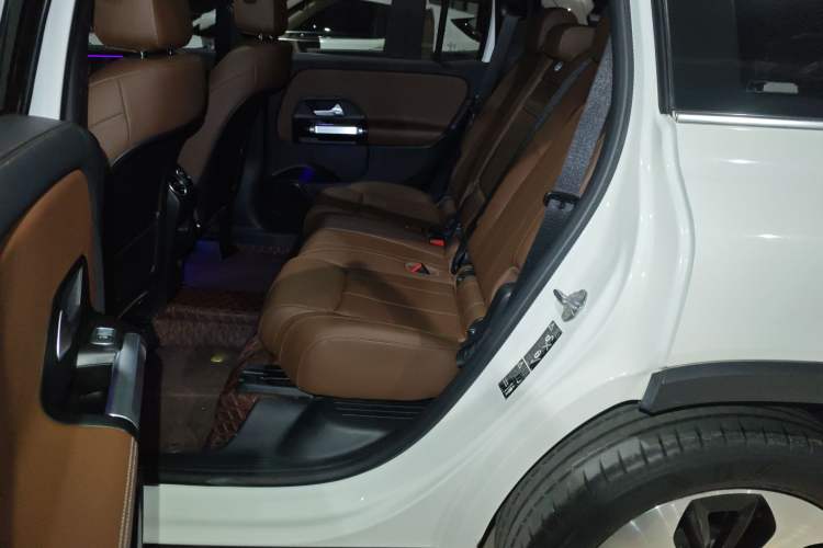 Used Mercedes-Benz GLB 2023 GLB 220 Fashion Model Left Rear Seat