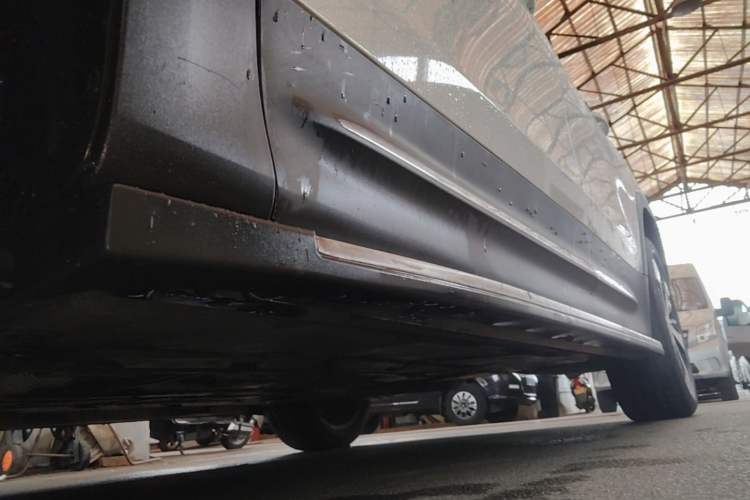 Used Mercedes-Benz GLB 2023 GLB 220 Fashion Model Left Side Sill