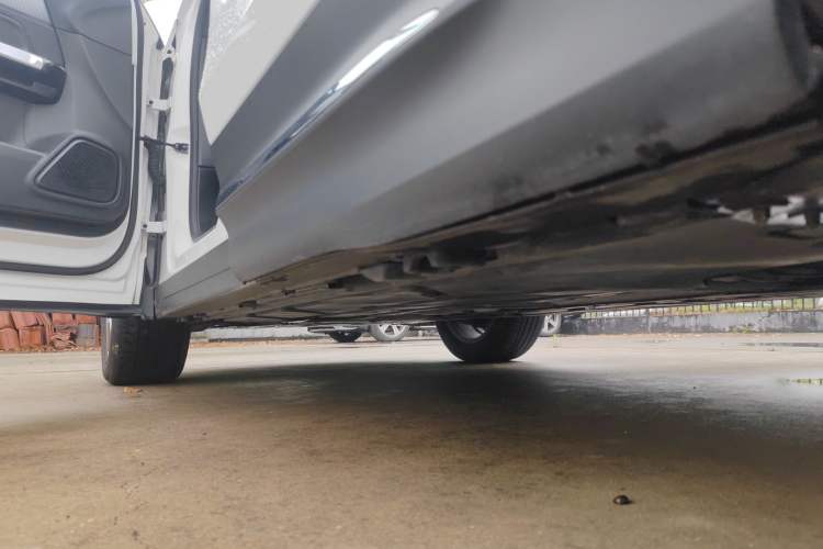 Used Mercedes-Benz GLB 2023 GLB 200 Dynamic Edition Left Side Sill