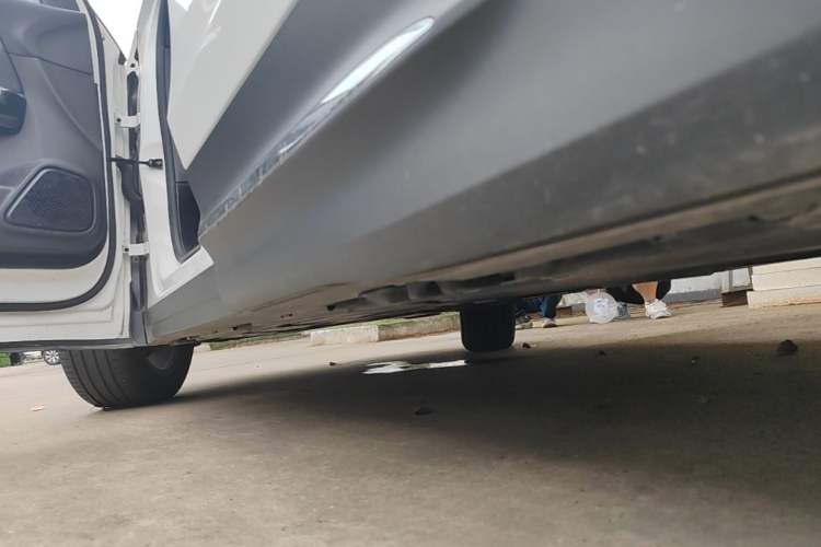 Used Mercedes-Benz GLB 2023 GLB 200 Fashion Model Left Side Sill