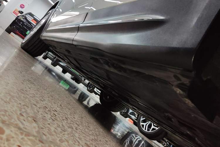 Used Mercedes-Benz GLB 2023 GLB 200 Fashion Model Left Side Sill
