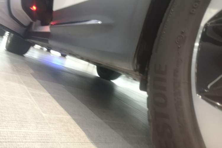 Used Mercedes-Benz GLB 2023 GLB 220 Fashion Model Left Side Sill