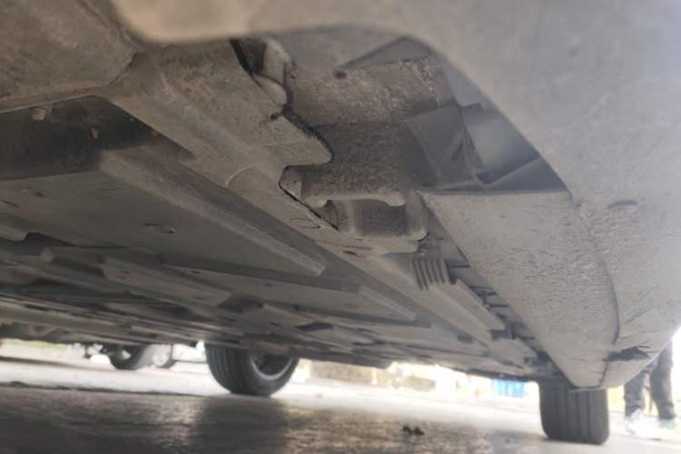 Used Mercedes-Benz GLB 2023 GLB 220 Fashion Model Left Side Sill