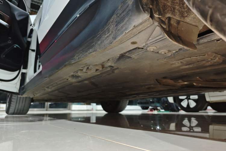 Used Mercedes-Benz GLB 2023 GLB 220 Fashion Model Left Side Sill