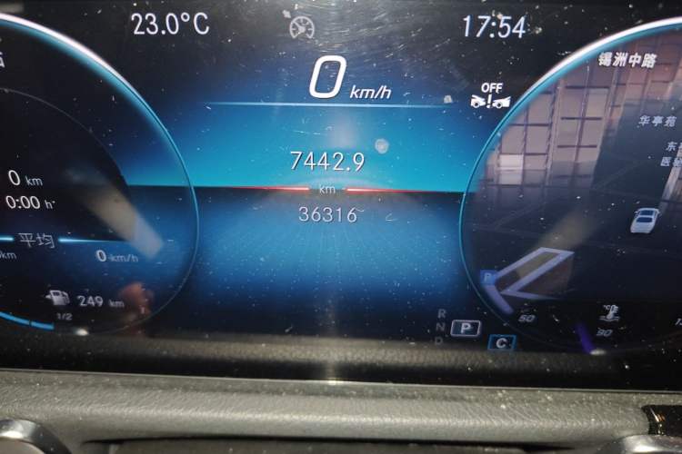 Used Mercedes-Benz GLB 2023 GLB 220 Sport Edition Odometer Close Up