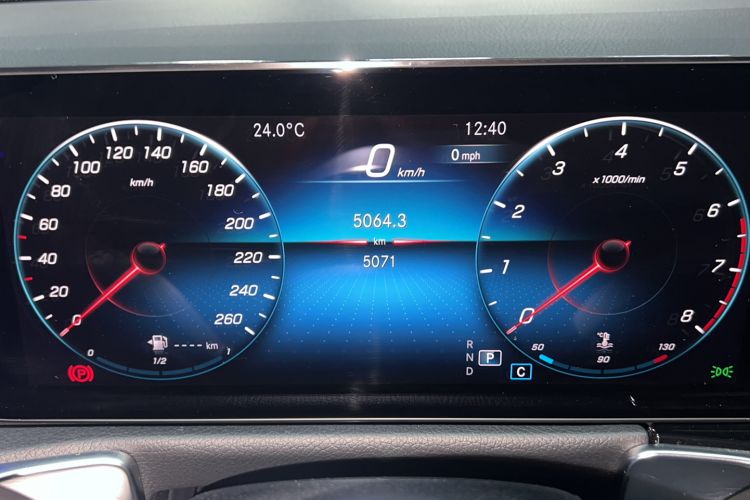 Used Mercedes-Benz GLB 2023 GLB 220 Fashion Model Odometer Close Up