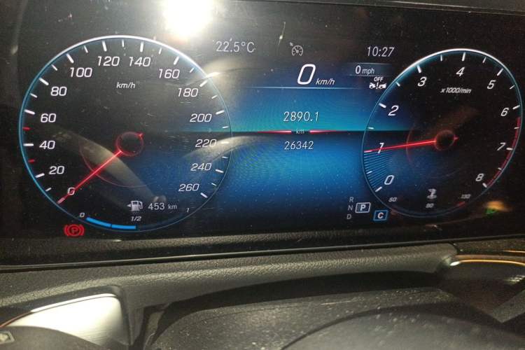 Used Mercedes-Benz GLB 2023 GLB 220 Sport Edition Odometer Close Up