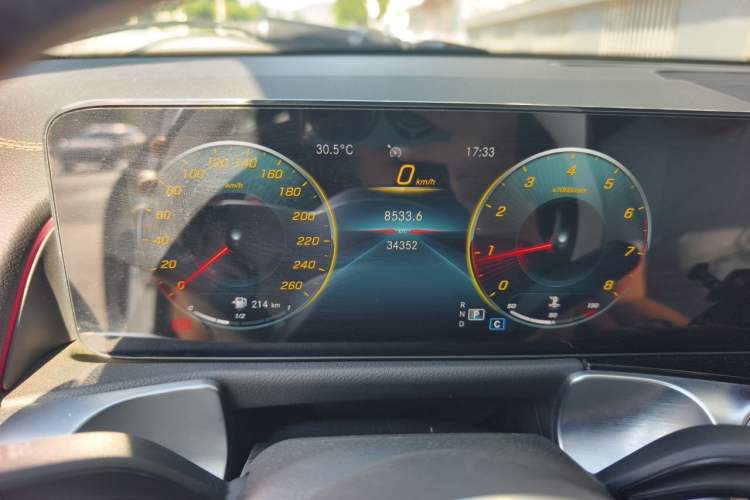 Used Mercedes-Benz GLB 2023 GLB 200 Fashion Model Odometer Close Up