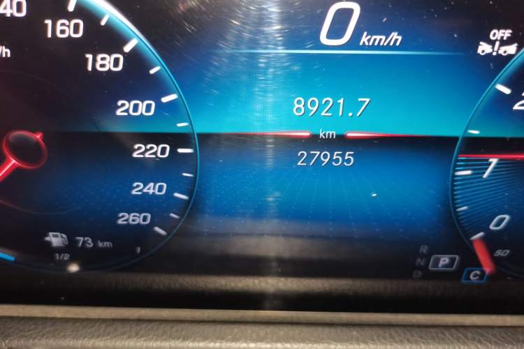 Used Mercedes-Benz GLB 2023 GLB 200 Dynamic Edition Odometer Close Up