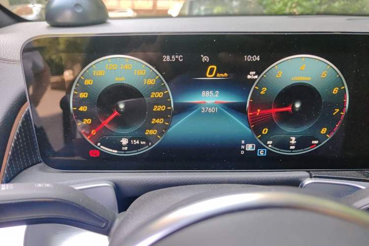Used Mercedes-Benz GLB 2023 GLB 220 Fashion Model Odometer Close Up