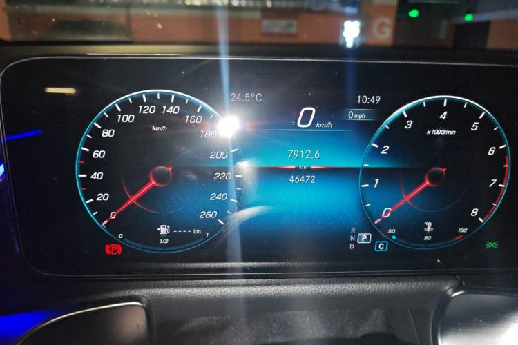 Used Mercedes-Benz GLB 2023 GLB 220 Fashion Model Odometer Close Up