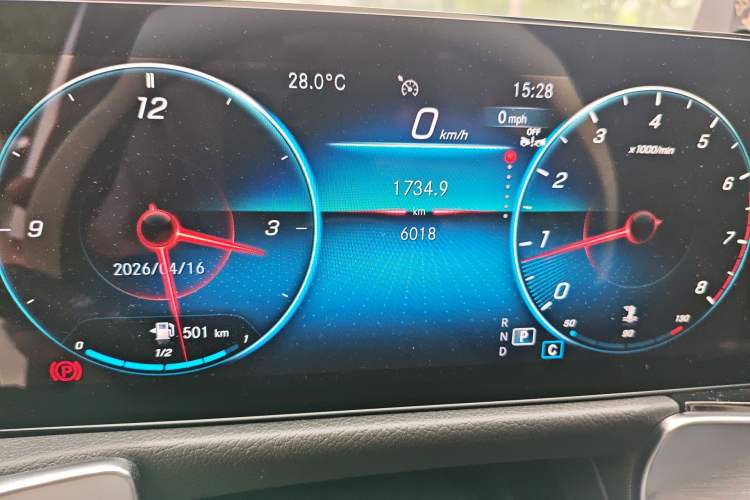 Used Mercedes-Benz GLB 2023 GLB 220 Sport Edition Odometer Close Up