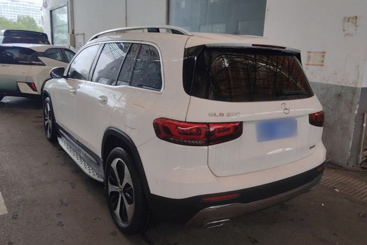 Used Mercedes-Benz GLB 2023 GLB 220 Fashion Model Rear Left 45 Deg