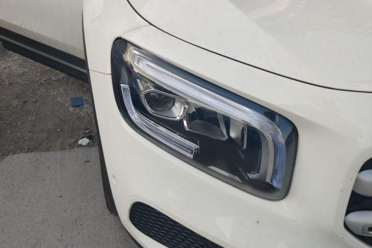 Used Mercedes-Benz GLB 2023 GLB 220 Fashion Model Right Front Headlight
