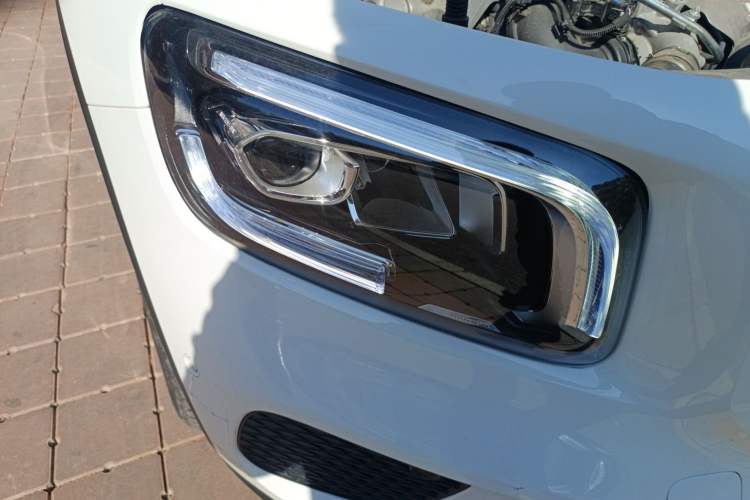 Used Mercedes-Benz GLB 2023 GLB 220 Fashion Model Right Front Headlight
