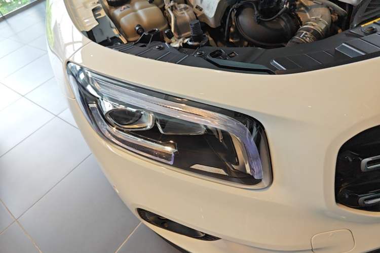 Used Mercedes-Benz GLB 2023 GLB 220 4MATIC Right Front Headlight