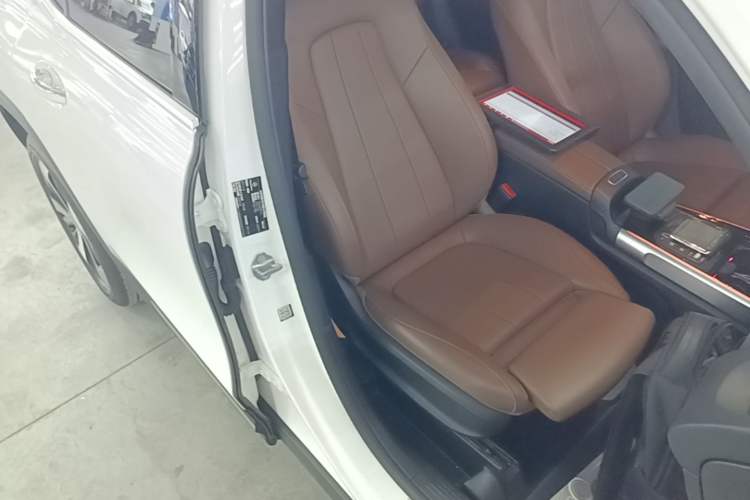 Used Mercedes-Benz GLB 2023 GLB 220 Fashion Model Right Front Seat