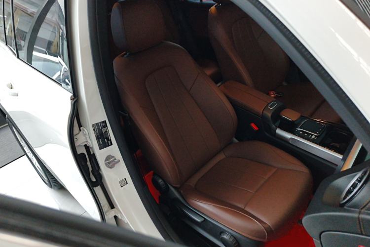 Used Mercedes-Benz GLB 2023 GLB 200 Fashion Model Right Front Seat