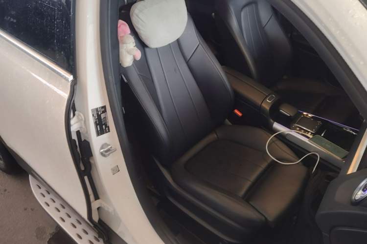 Used Mercedes-Benz GLB 2023 GLB 220 Fashion Model Right Front Seat