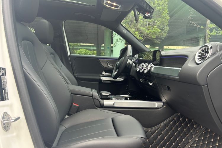 Used Mercedes-Benz GLB 2023 GLB 220 Sport Edition Right Front Seat