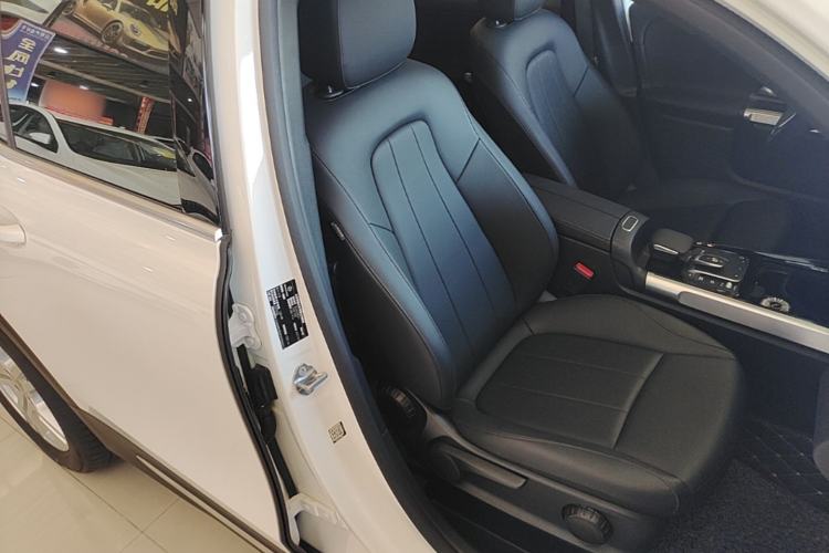 Used Mercedes-Benz GLB 2023 GLB 200 Fashion Model Right Front Seat