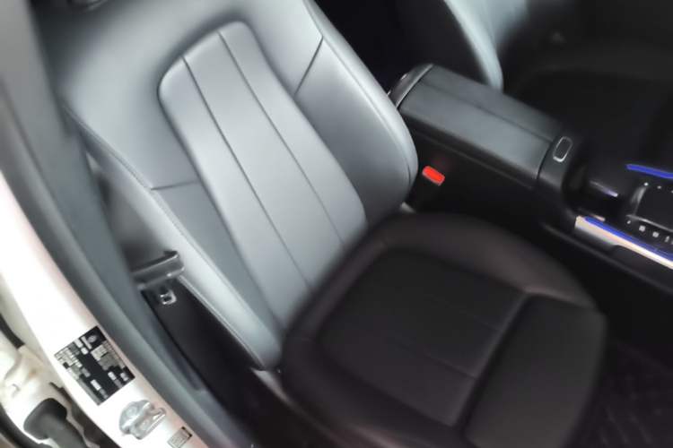 Used Mercedes-Benz GLB 2023 GLB 220 Sport Edition Right Front Seat