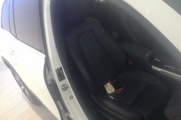Used Mercedes-Benz GLB 2023 GLB 220 Fashion Model Right Front Seat