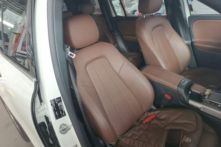 Used Mercedes-Benz GLB 2023 GLB 220 Sport Edition Right Front Seat