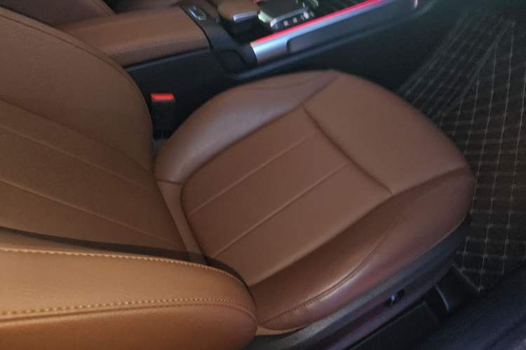 Used Mercedes-Benz GLB 2023 GLB 220 Sport Edition Right Front Seat